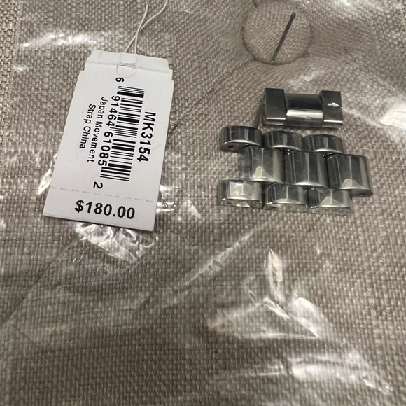 Michael Kors watch - Picture 3 of 4